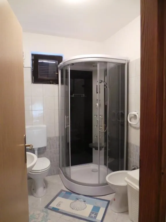 Apartment 자톤